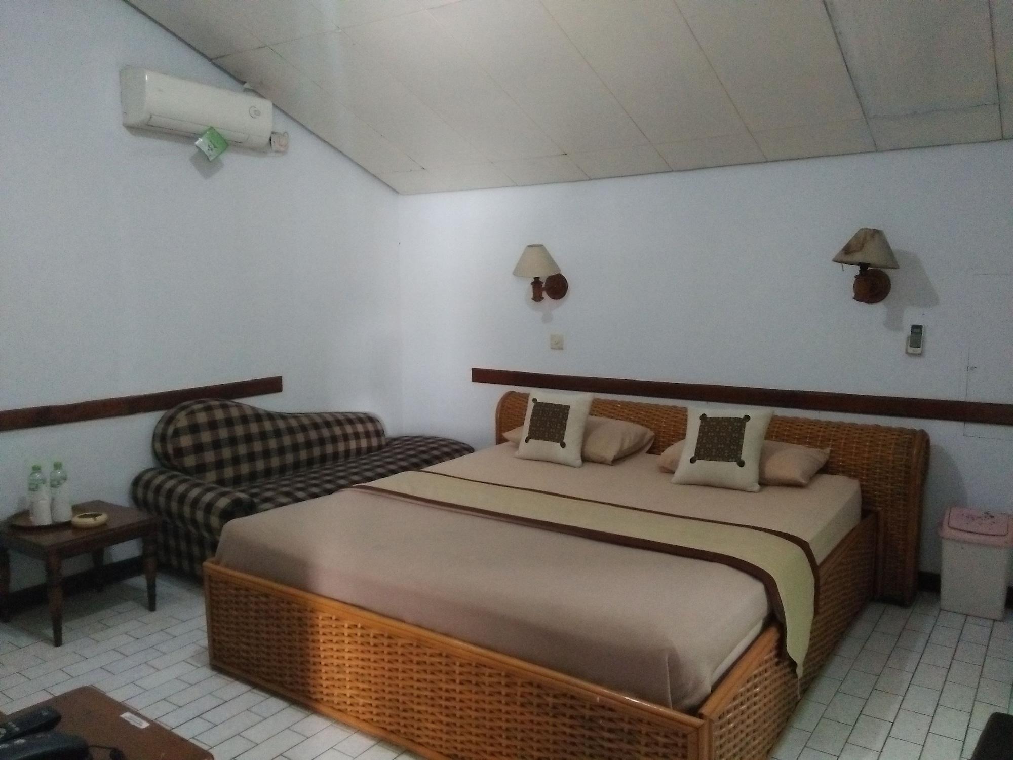 Oyo 1945 Hotel Bali Indah Bandung Exterior foto